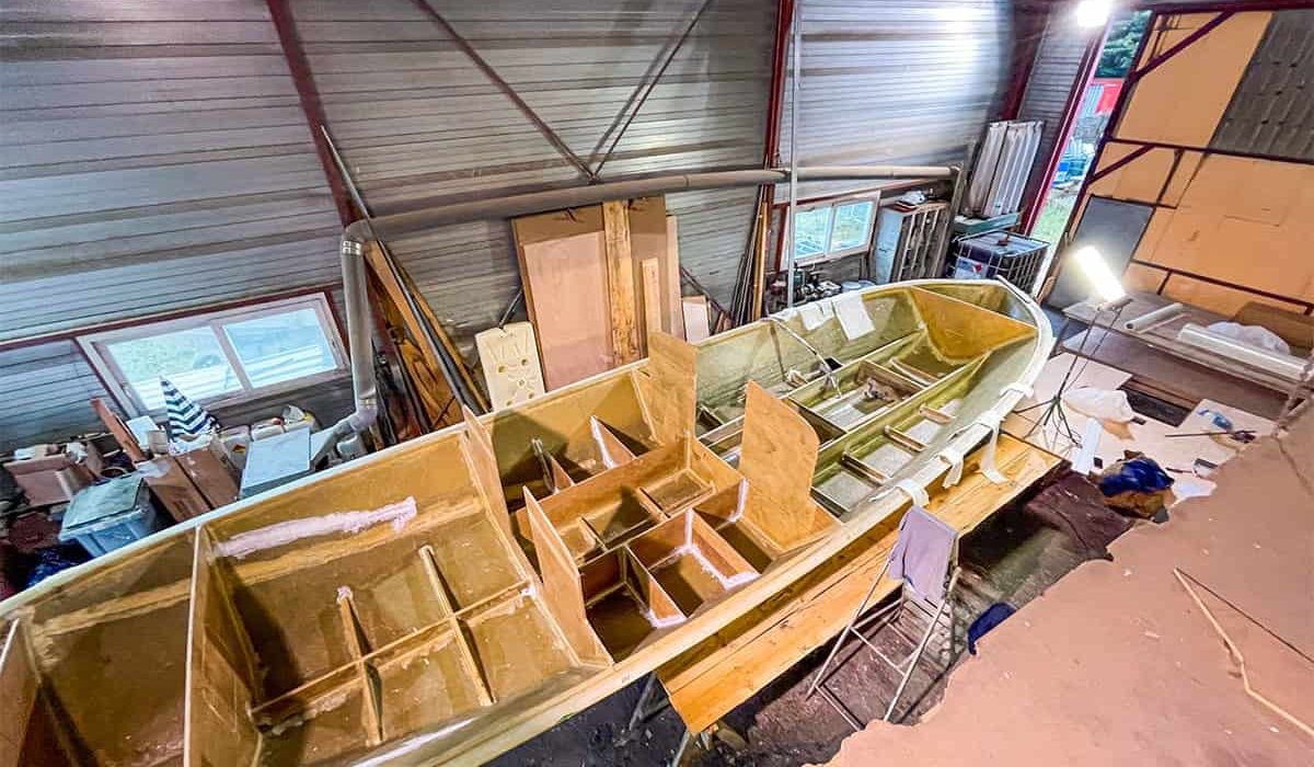Photos de la construction de la pinasse Ohana au Chantier Lacaze
